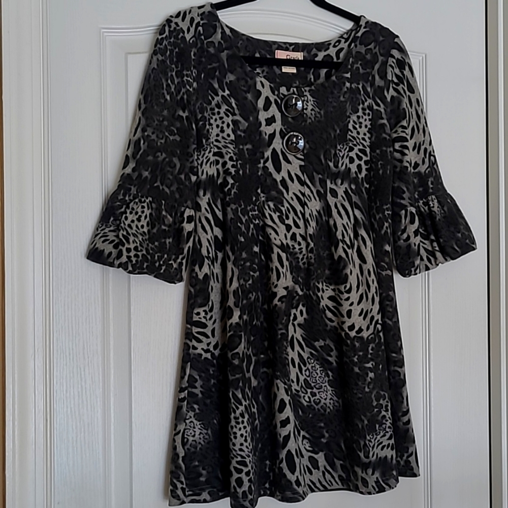 Gracia Size S Animal Print Tunic In Greys & Black With Poof Sleeve